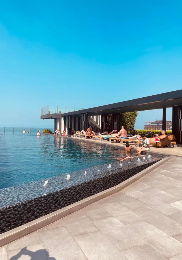 The Base Central Pattaya 2 Bed 2 Bath By Numam Exterior foto